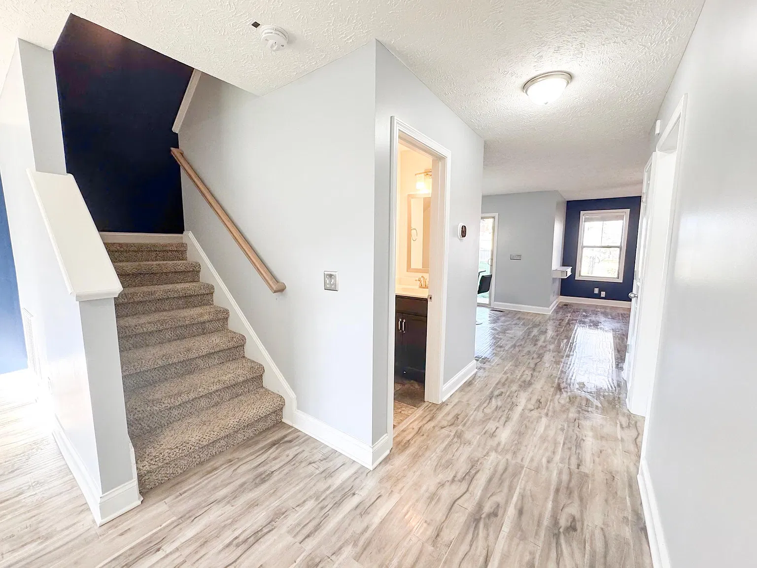 3 bed, 2.5 bath, 1782 sqft, $2,100 — Photo 4