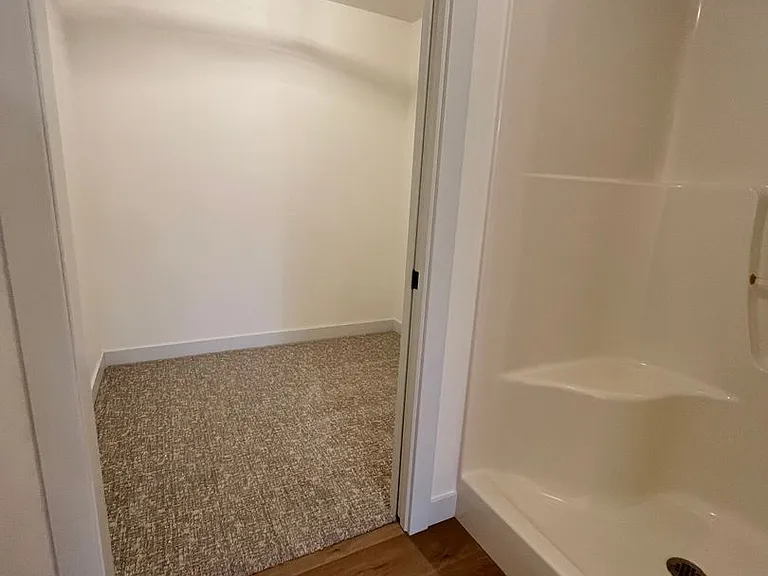 2504 E Augusta St — Photo 14