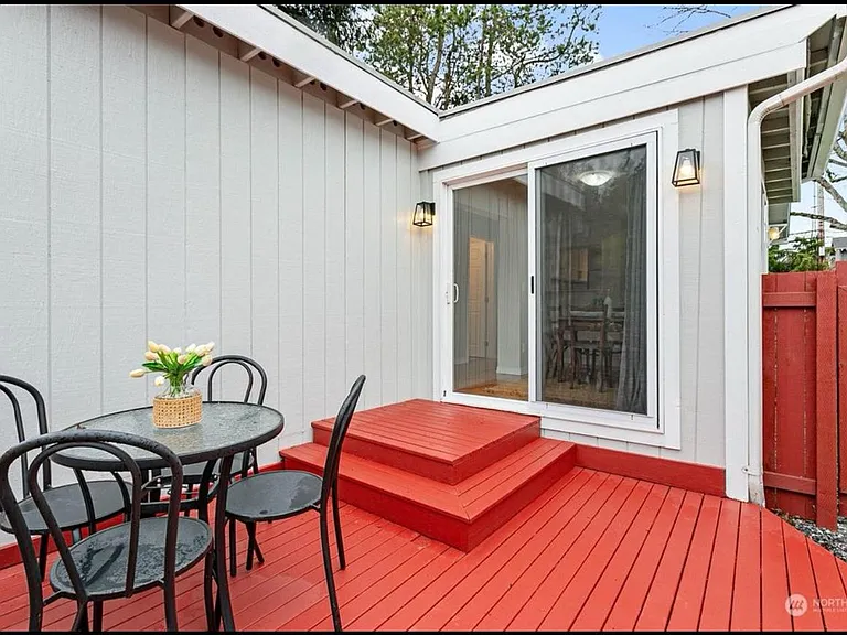 1522 Lincoln St — Photo 17