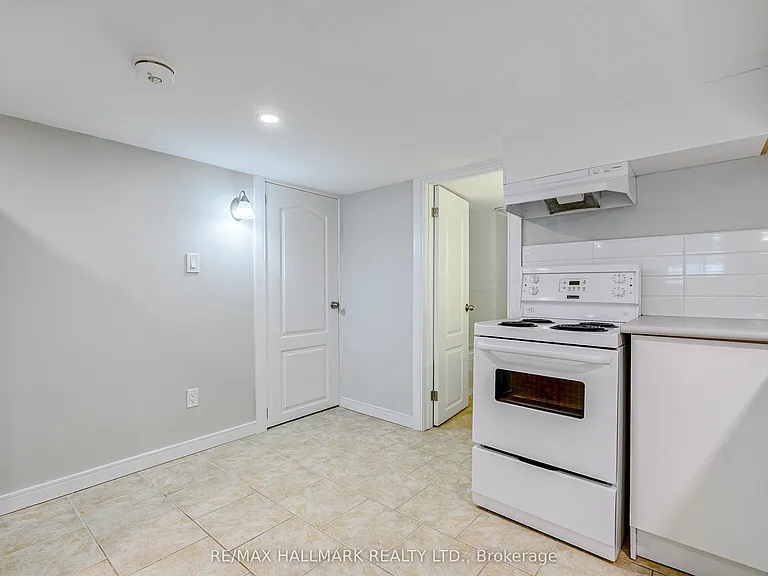 115 Rainsford Rd #LOWER — Photo 8