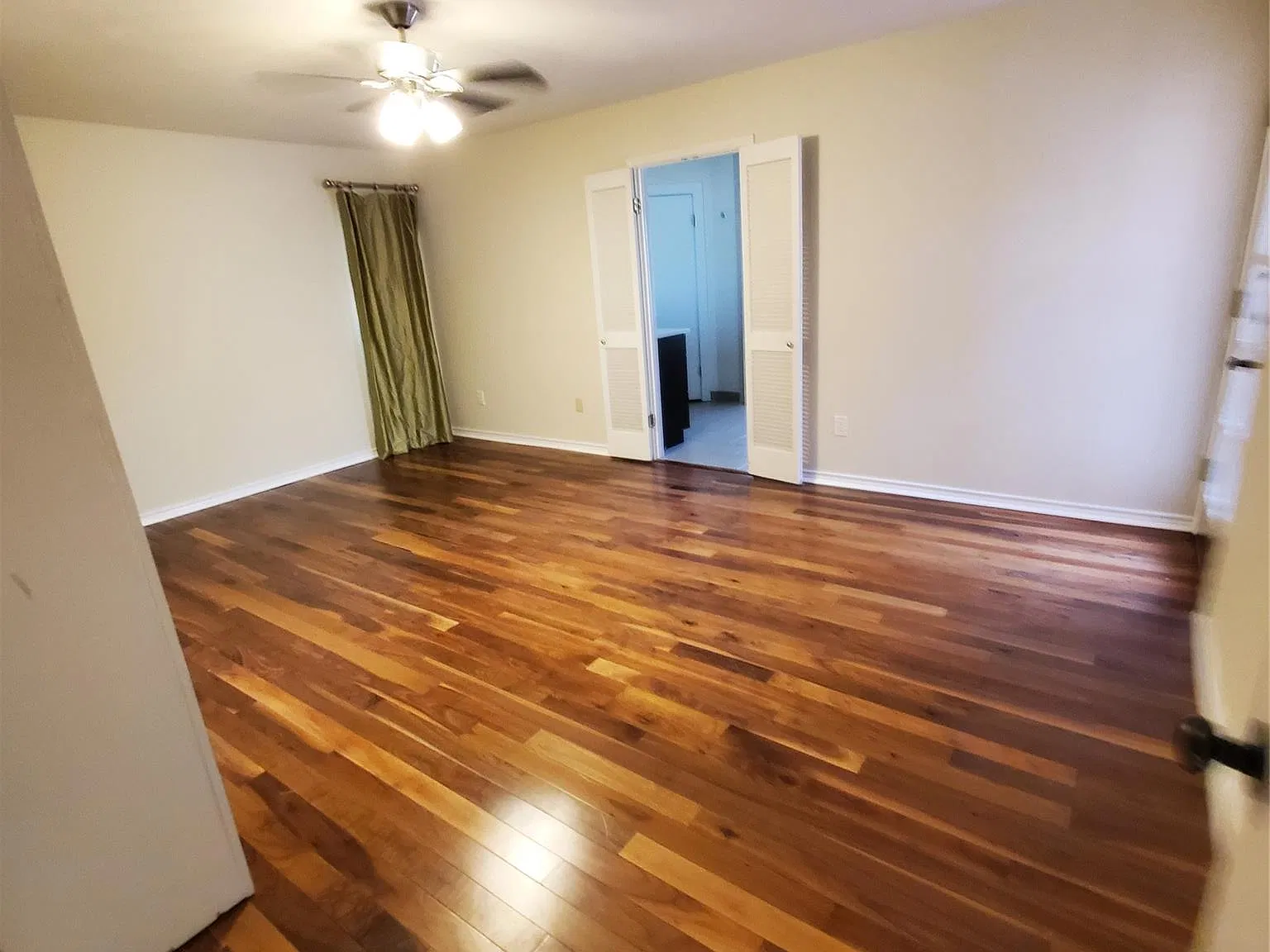 3 bed, 2.5 bath, 1992 sqft, $2,995 — Photo 4