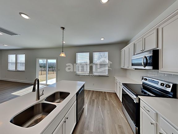 3rd image of 101 Wendell K Rd