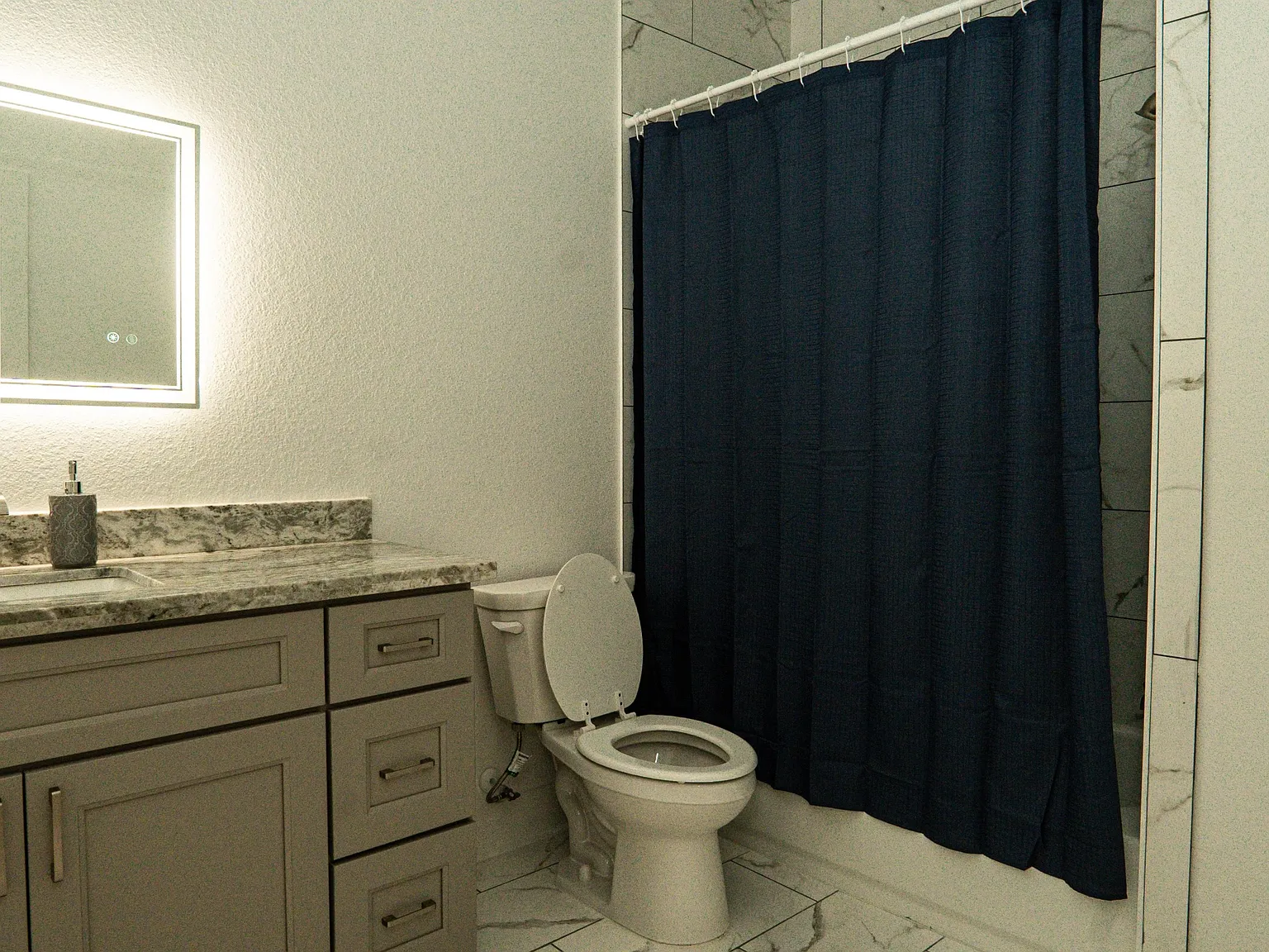 3 bed, 2.5 bath, 2524 sqft, $1,048 — Photo 3