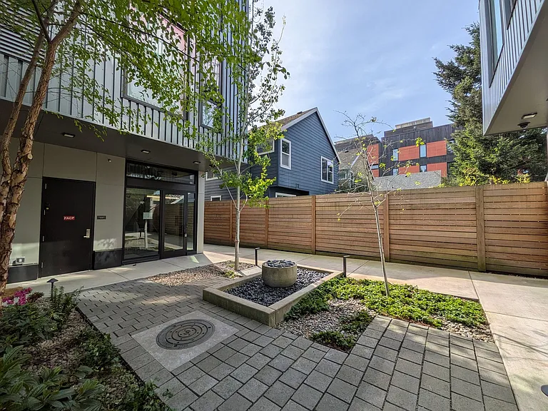 Soleil Apartments — Photo 6