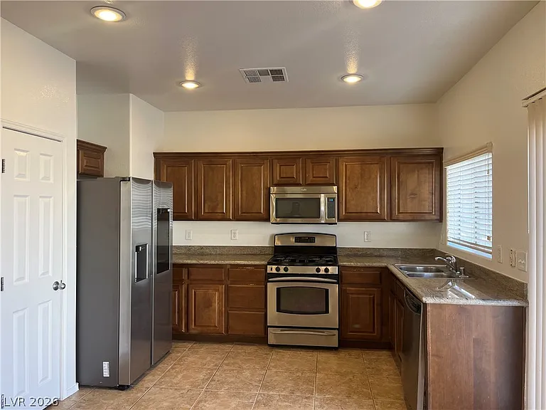 10600 Cold Mountain Ave — Photo 7