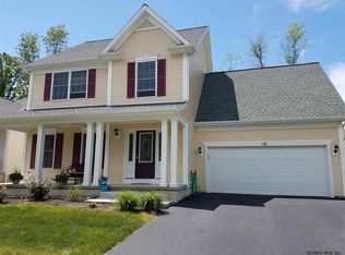 10 Stonebridge Dr, Ballston Lake, NY 12019