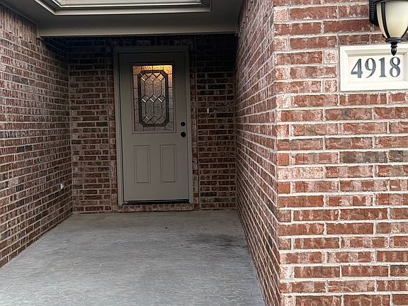 2nd image of 4918 Oak Grove Blvd