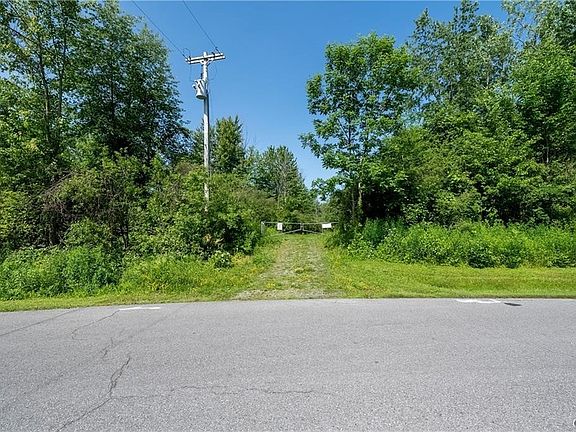2nd image of 5592 Nancy Ave #2