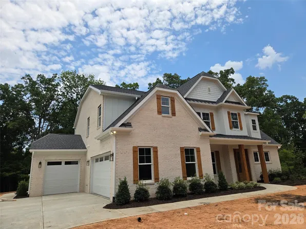 332 Point Carpenter Rd, Fort Mill, SC 29707