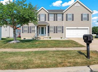 2807 Hidden Spring Dr, Florissant, MO 63031