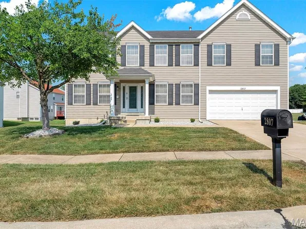 2807 Hidden Spring Dr, Florissant, MO 63031