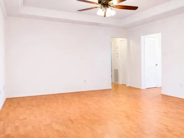 611 Gaye Ln #1, Highlands, TX 77562