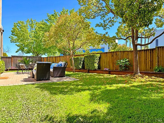 3rd image of 30 Pizarro Avenue