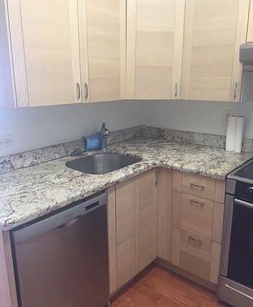 4th image of 2121 N Bayshore Dr Penthouse 1407