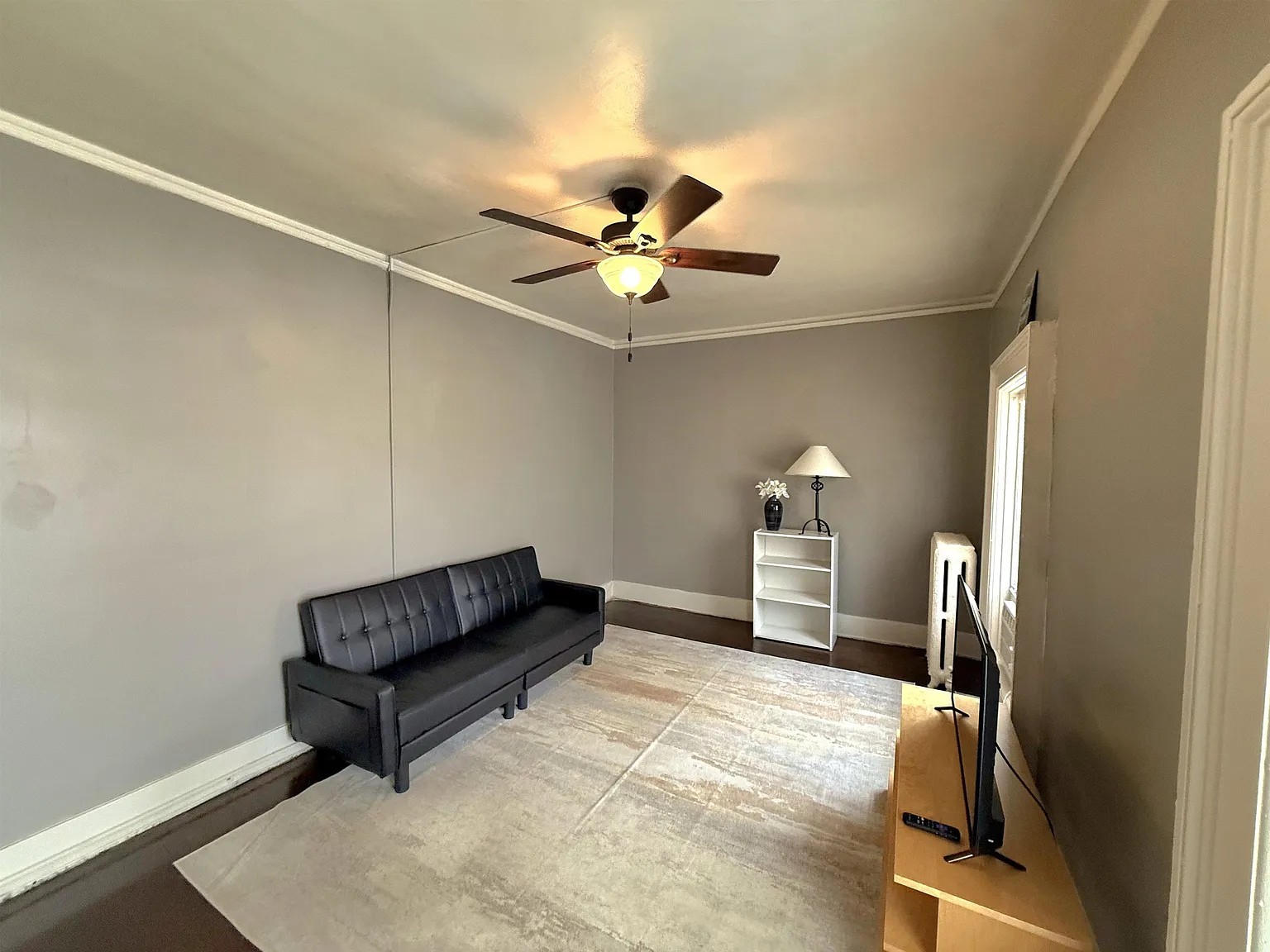 1 bed, 1.0 bath, 425 sqft, $850 — Photo 3