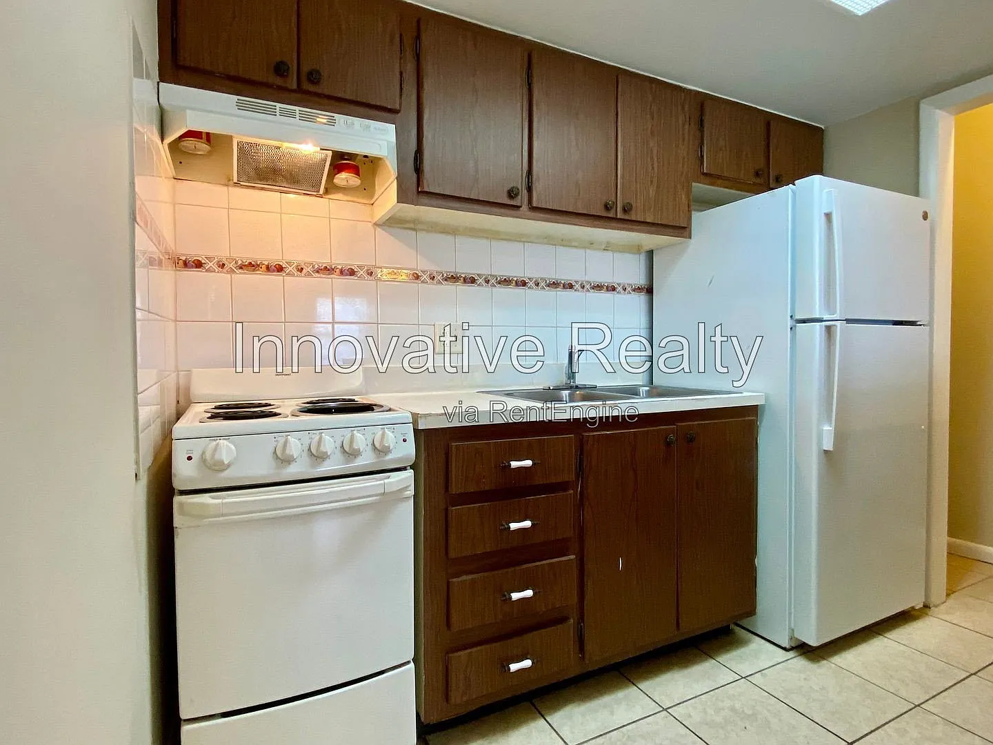 1 bed, 1.0 bath, 588 sqft, $1,095 — Photo 3