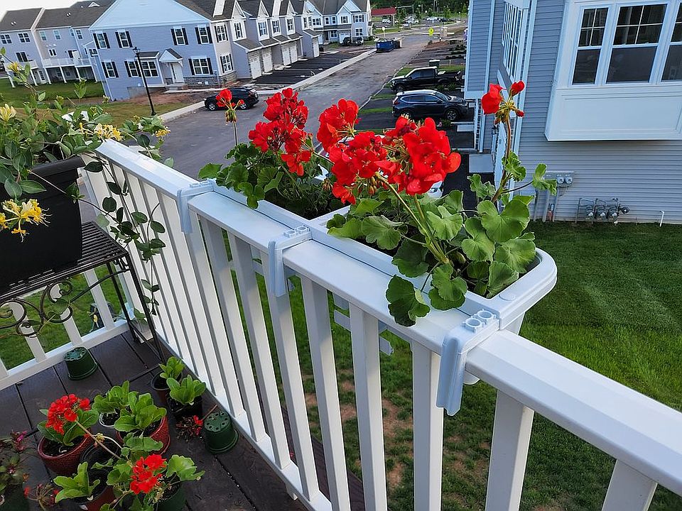 2nd image of 179 Larrabee Way