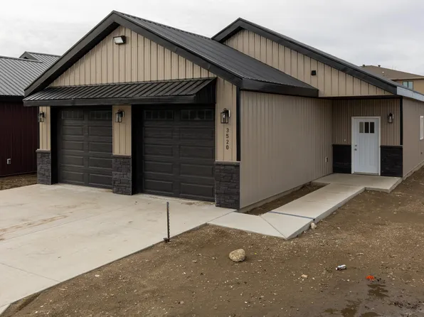 3520 Calgary Point, Bismarck, ND 58503