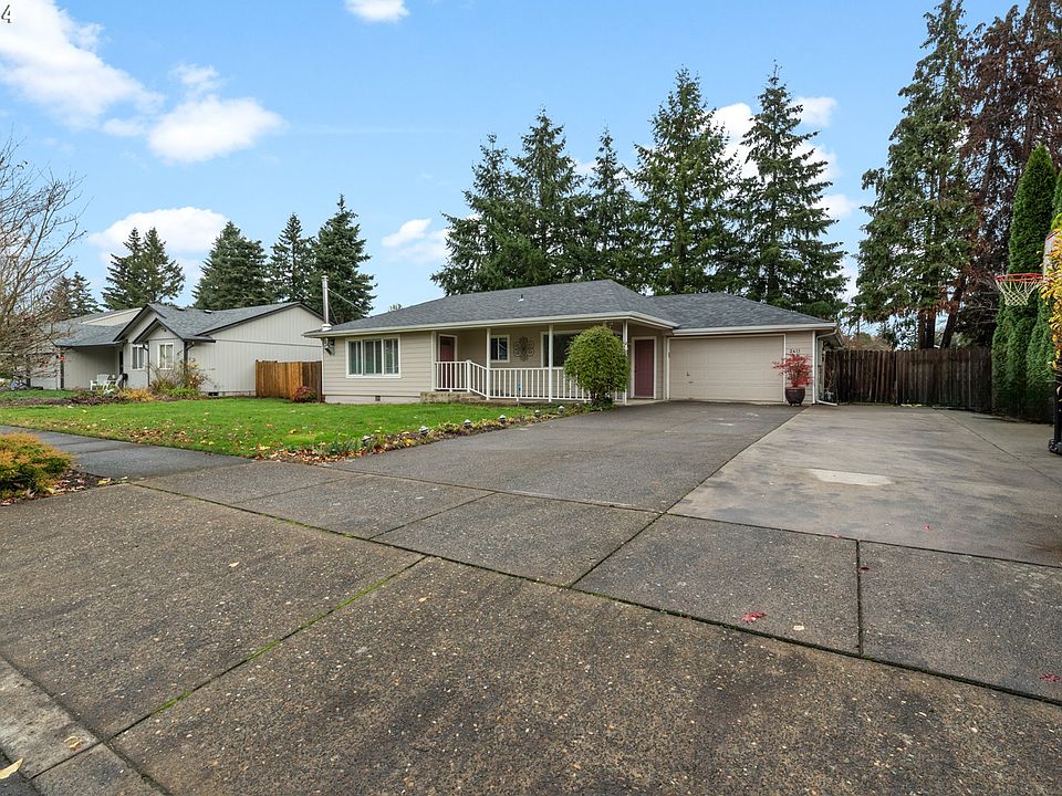 1st image of 2411 NE 95th Ct