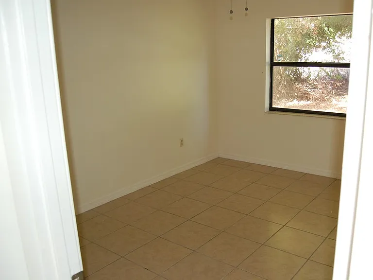 4927 Manatee Dr — Photo 6