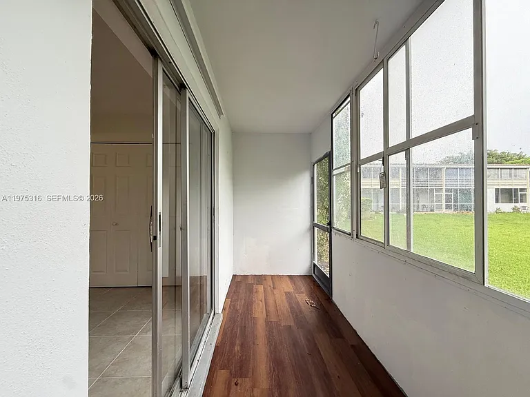 210 Canterbury Dr #1-J — Photo 13