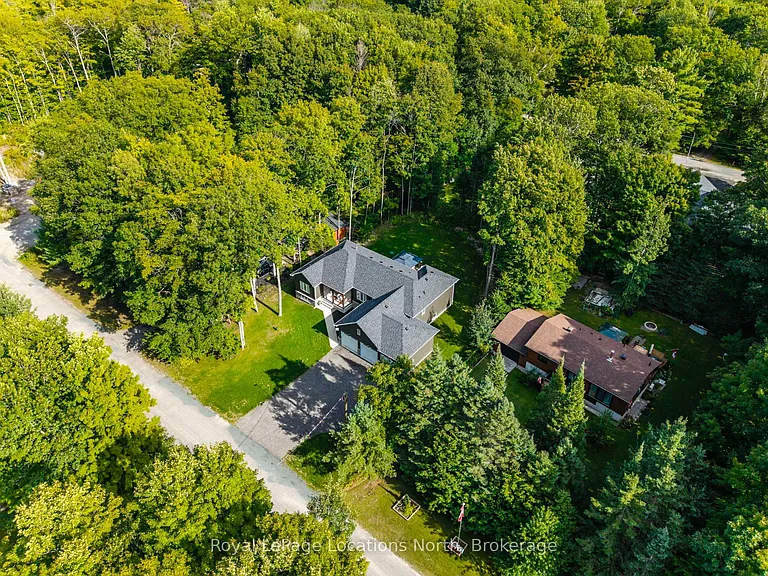 15 Pinecone Ave — Photo 5