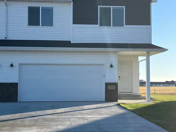 819 5th St SE, Mayville, ND 58257