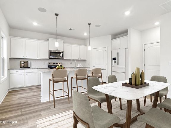 5th image of 216 Ruby Prince Way