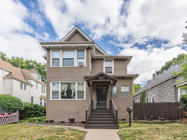 1933 W Lunt Ave, Chicago, IL 60626