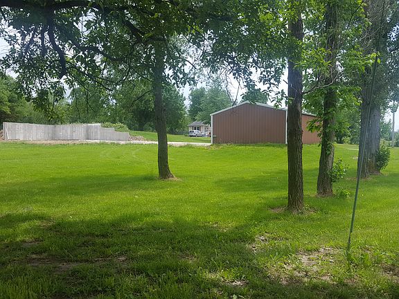 3rd image of 4901 W Chapel Dr