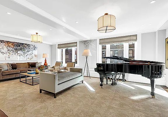 2nd image of 235 W 71st St APT 3
