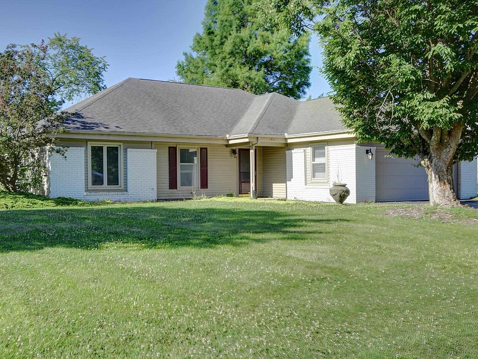1st image of 1925 Riverview Dr