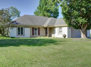 1925 Riverview Dr, Macomb, IL 61455