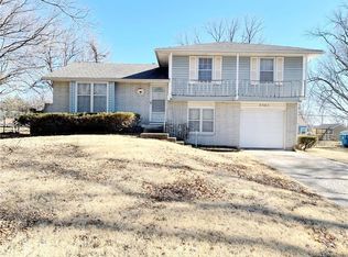 5743 Caenen St, Shawnee, KS 66216