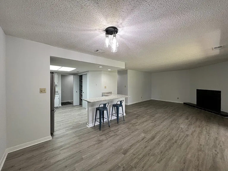2248 Runnymeade Rdg — Photo 2