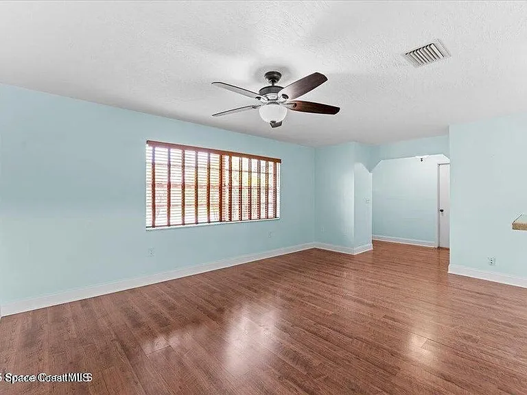 1527 Spruce Rd — Photo 23