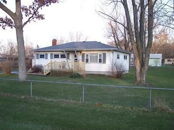 3181 Liverpool Rd, Lake Station, IN 46405