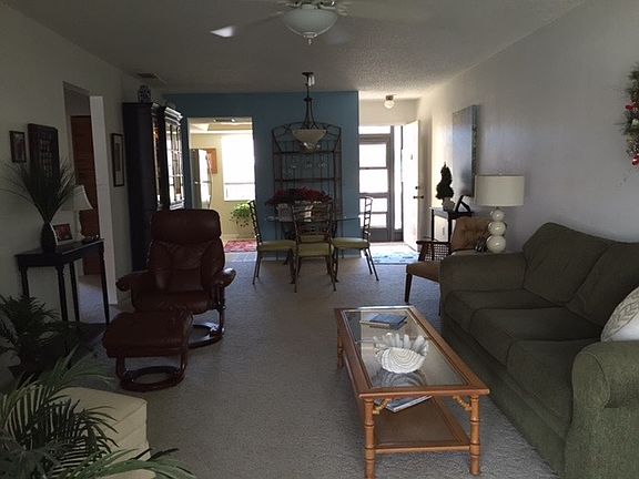 Entry to dining/living room