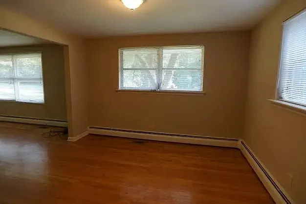 3 bed, 1852 sqft, $1,900 — Photo 4