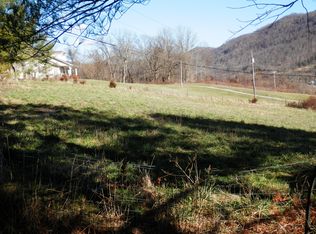 139 Cougar Alley Dr, Big Stone Gap, VA 24219