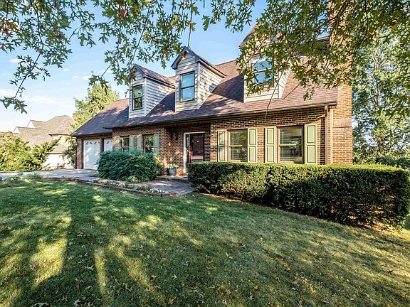 2nd image of 1404 Cumberland Dr
