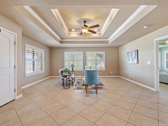 5th image of 2713 ROYALWOOD