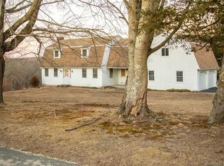 173 Pautipaug Hill Rd, Baltic, CT 06330