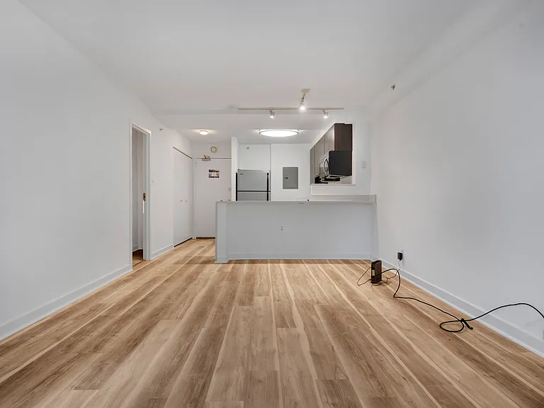 1101 3rd St SW #107 — Photo 3
