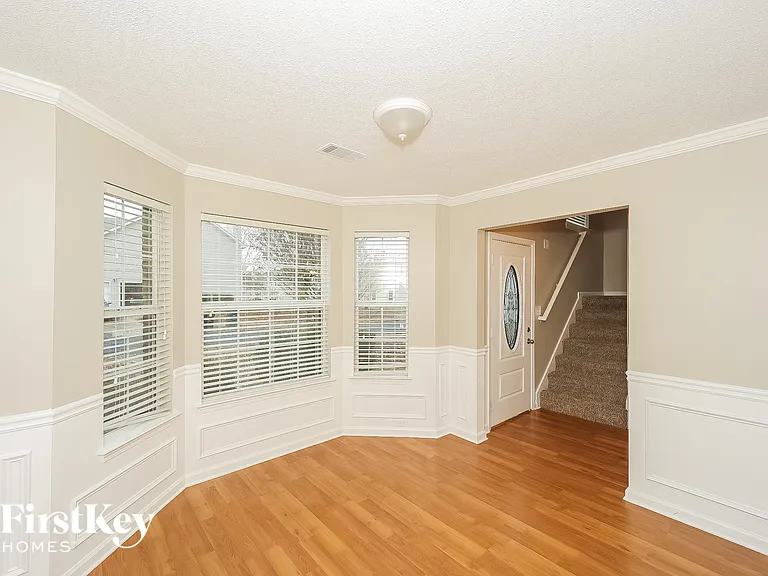 980 Brisley Cir — Photo 5