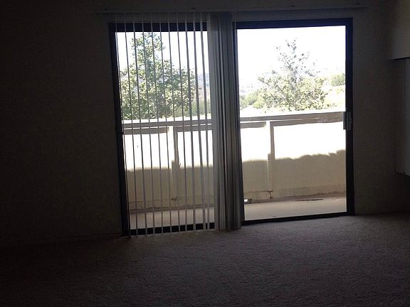 3rd image of 3927 Sierra Hwy #108