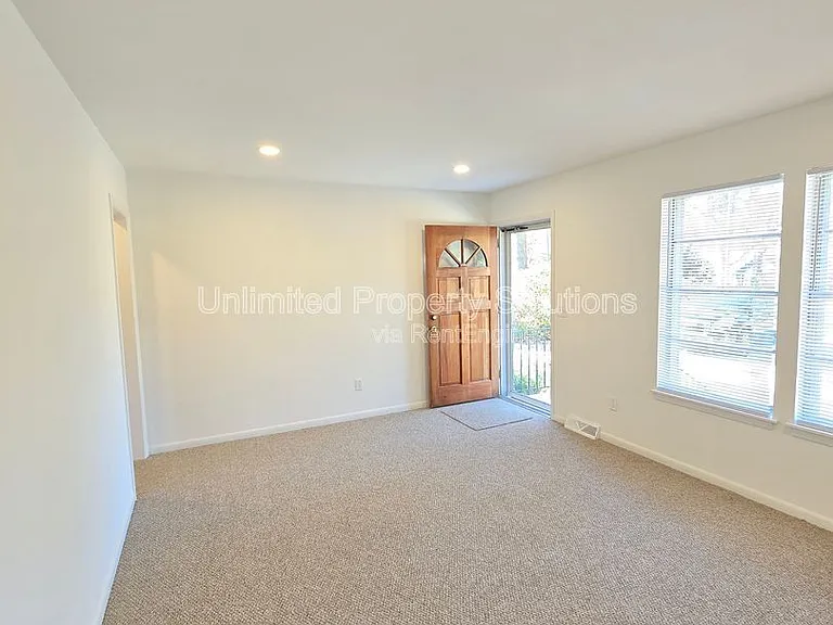 6405 Myrtle Grove Rd — Photo 12