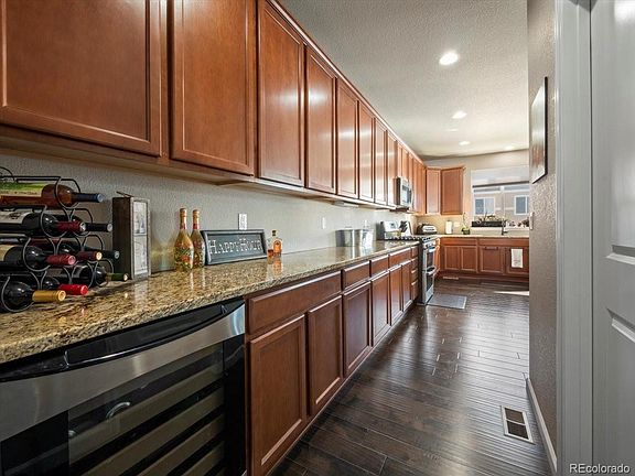 4th image of 2516 Summerhill Dr
