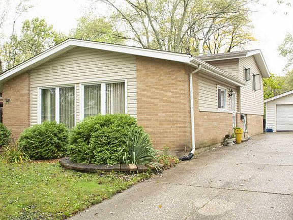 2nd image of 318 Herndon St