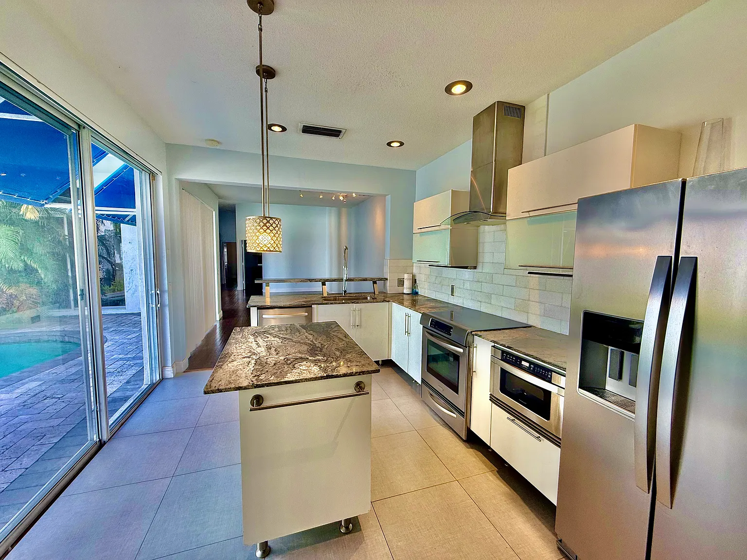3 bed, 1580 sqft, $5,250 — Photo 4